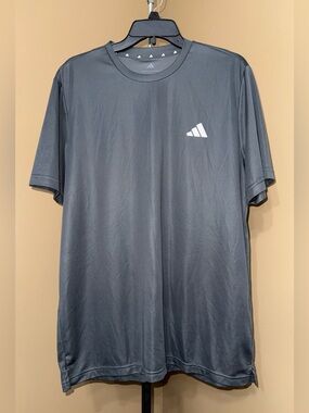 🌼ADIDAS Men's Dark Gray Athletic Tee with Small Logo. Size Large.🌼